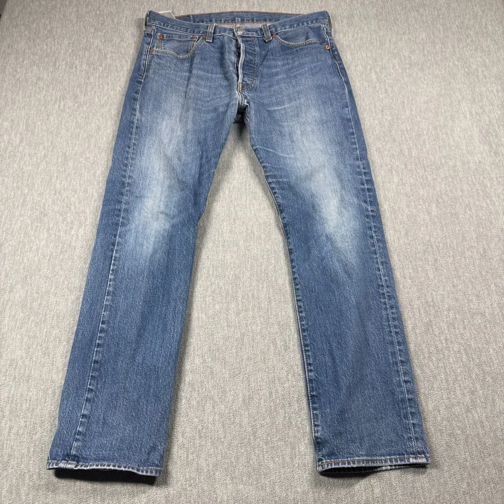 Levi's Jeans Mens 33x30 Blue 501 Button Fly Straight Leg Classic Fit Cotton Deni